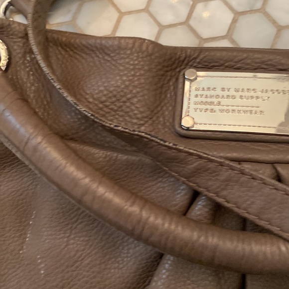 Marc jacobs hillier in taupe - Picture 3 of 6